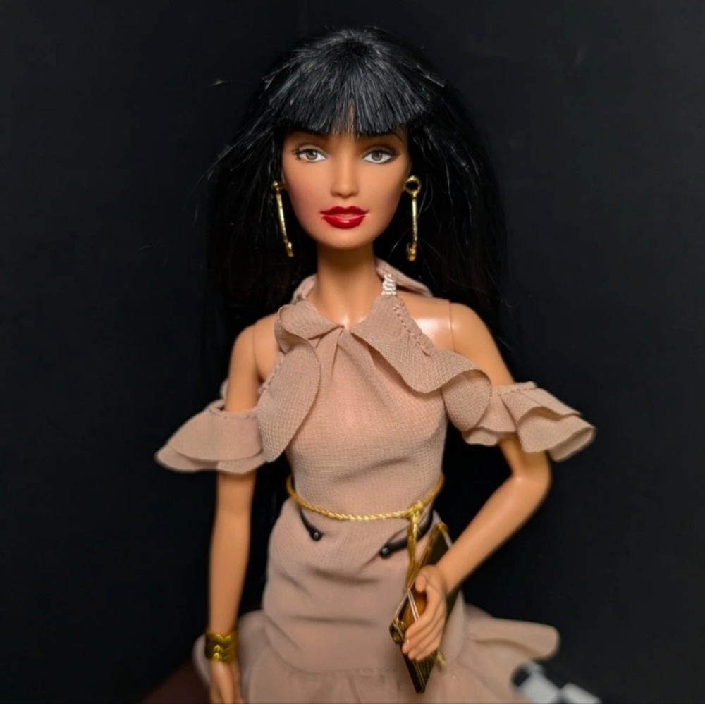 2006 Anna Sui Boho Barbie Restyled in Barbiestyle Brooklyn CM Outfit - Picture 4 of 13